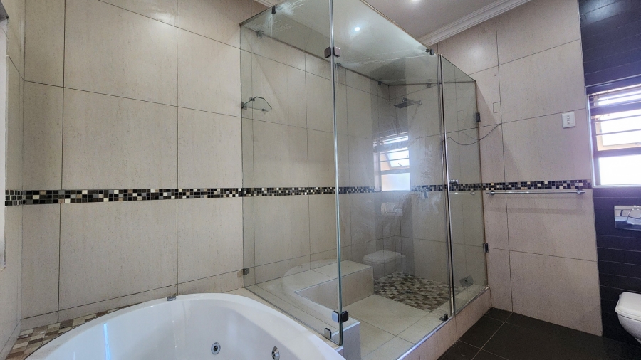 To Let 6 Bedroom Property for Rent in Tuscany Ridge North West